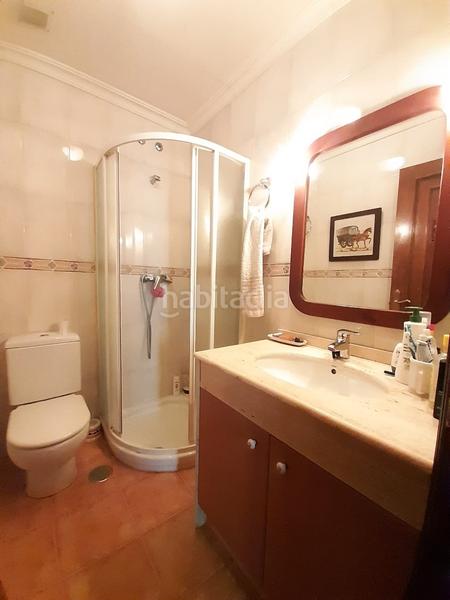 Foto afb5172f-6364-4d96-8812-30ac28932e09. Piso venta de amplia vivienda de 165 metros con techos altos , distribuidos en 5 dormitorios , armarios empotrados , tres baños , uno d en Vigo