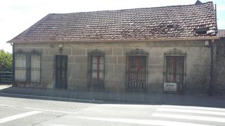 Casa a Tui. Importante vivienda para rehabilitar en tui