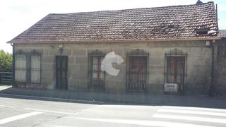 Haus in Tui. Importante vivienda para rehabilitar en tui