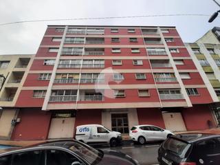 Pis a Marín. Piso ático muy luminoso en la emblemática calle de ezequiel mass