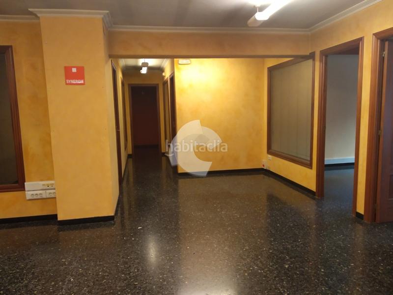 Foto 87989689-0d31-4b76-8306-9958e7174561. Miete büro in Plaza España - Corte Inglés Vigo