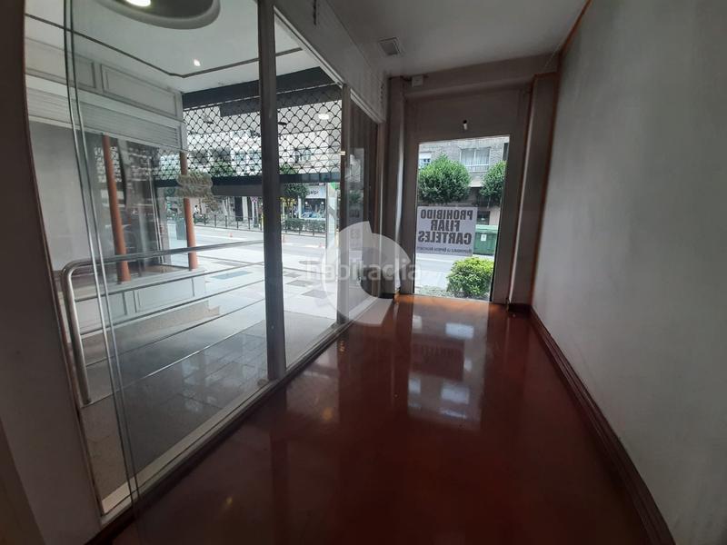 Foto 1bda3d61-bb91-4d5b-9b47-e2be5dcc52ff. Local comercial oportunidad! local comercial en venta excelente ubicación y gran visibilidad se vende local comercial muy luminoso, ideal para cu en Vigo