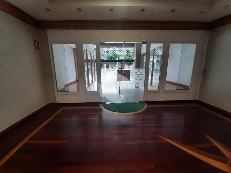 Foto 84d1fcb7-047c-42f4-b7c8-abf189dbb58f. Local comercial oportunidad! local comercial en venta excelente ubicación y gran visibilidad se vende local comercial muy luminoso, ideal para cu en Vigo