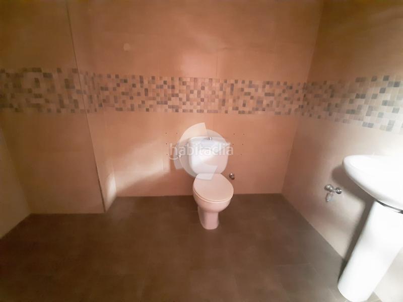 Foto a85de0c2-b14e-456d-bb0b-92b90ebc6382. Local comercial oportunidad! local comercial en venta excelente ubicación y gran visibilidad se vende local comercial muy luminoso, ideal para cu en Vigo