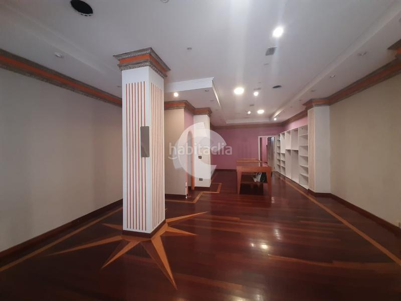 Foto f93dae6a-4c6c-46af-8c67-3981d761acbd. Local comercial oportunidad! local comercial en venta excelente ubicación y gran visibilidad se vende local comercial muy luminoso, ideal para cu en Vigo