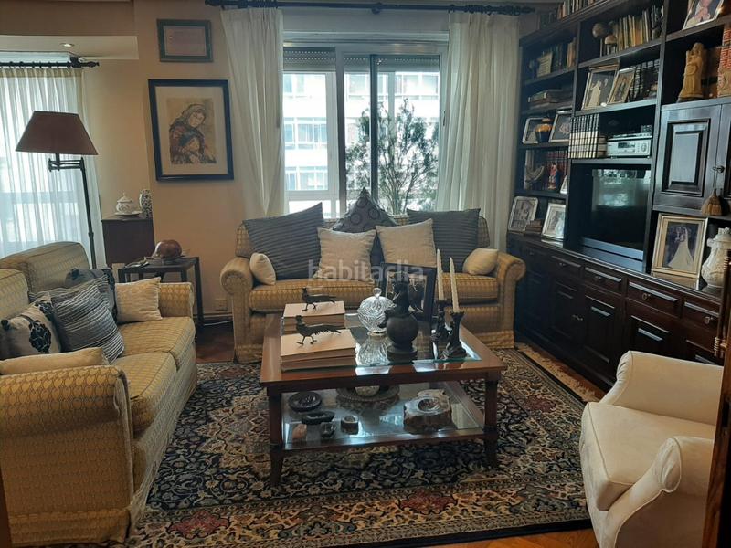 Foto 01a1ca74-a241-4e0d-804c-f8b47ca12ae6. Piso venta de amplia vivienda en travesía , próxima al cruce de los lloronesy de urzaiz colegio mariano . dispone de 4 dormitor en Vigo