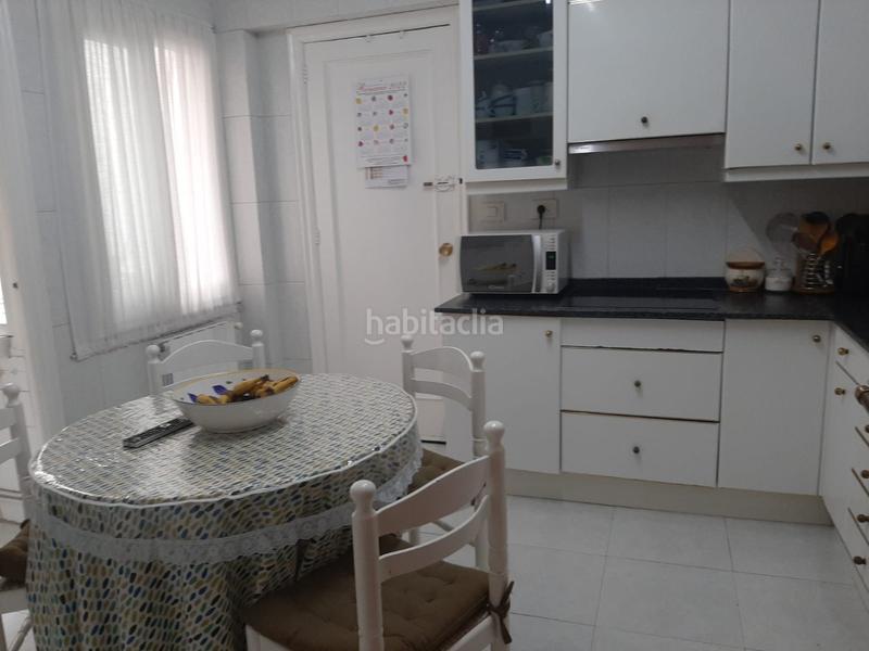 Foto 2d72247e-5808-4071-93c7-c4dc50cf8933. Piso venta de amplia vivienda en travesía , próxima al cruce de los lloronesy de urzaiz colegio mariano . dispone de 4 dormitor en Vigo
