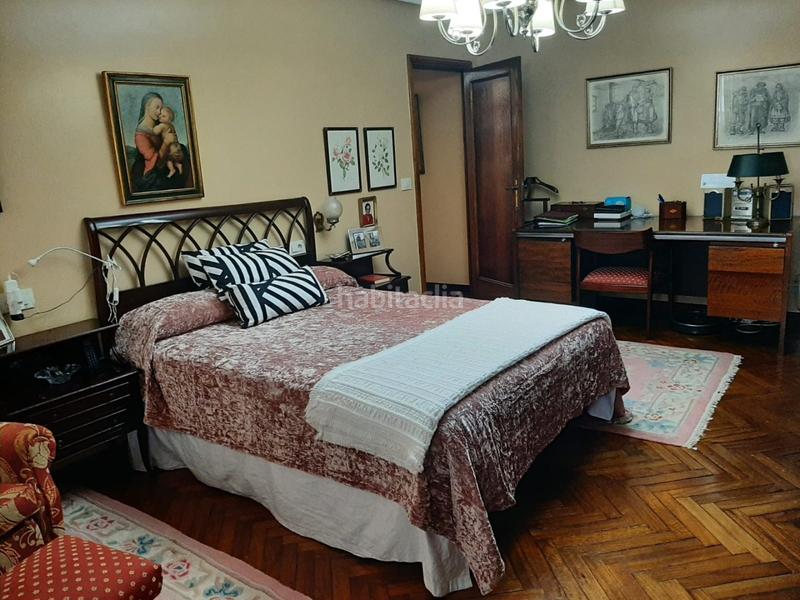 Foto 64b221dd-c405-4280-acdd-da68d4a56f90. Piso venta de amplia vivienda en travesía , próxima al cruce de los lloronesy de urzaiz colegio mariano . dispone de 4 dormitor en Vigo