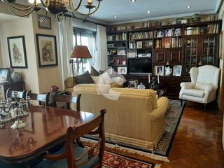 Pis  Travesa de vigo. Venta de amplia vivienda en travesa de vigo, prxima al cruce d