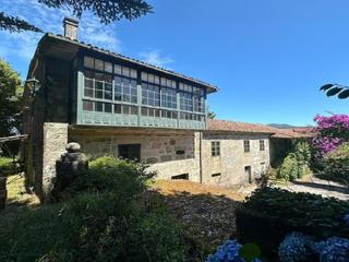 Maison à Ponteareas. Se vende pazo histórico en la pintoresca localidad de cotobade a