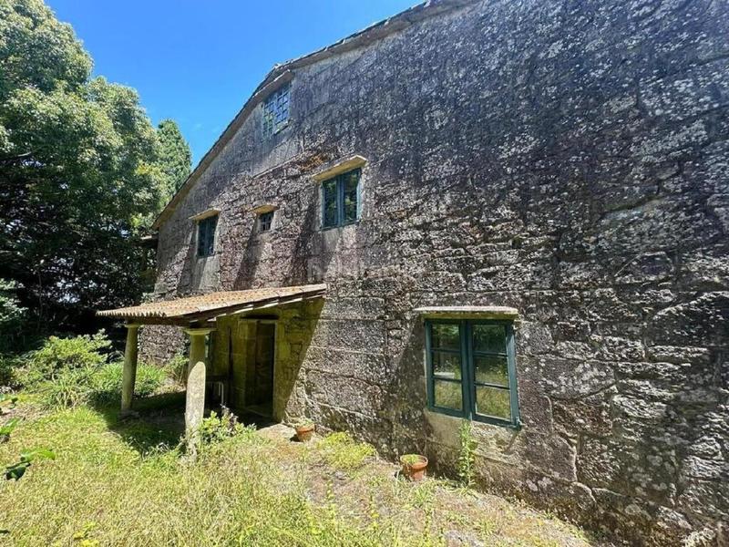 Foto fbb756a4-503c-4e69-847e-f7c44c2fa0c0. Casa se vende pazo histórico en la pintoresca localidad de cotobade a treinta minutos de pontevedra, ideal para inversion o vivienda!! en Ponteareas