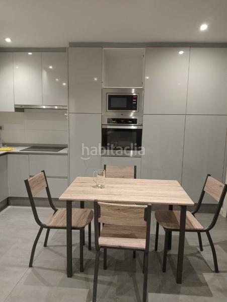 Foto 76e0cc99-fcf2-4322-9a57-db6ba0694e54. Piso  muy luminoso en seixo, . la vivienda se distribuye en dos habitaciones con armarios empotrados lacados en blanco y salid en Marín