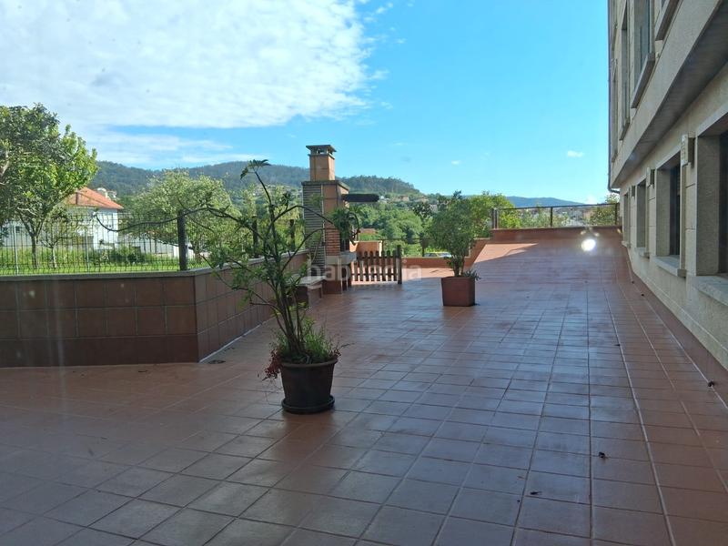 Foto d9c823a1-6d5f-41ec-9870-1e035ed4a849. Piso  muy luminoso en seixo, . la vivienda se distribuye en dos habitaciones con armarios empotrados lacados en blanco y salid en Marín