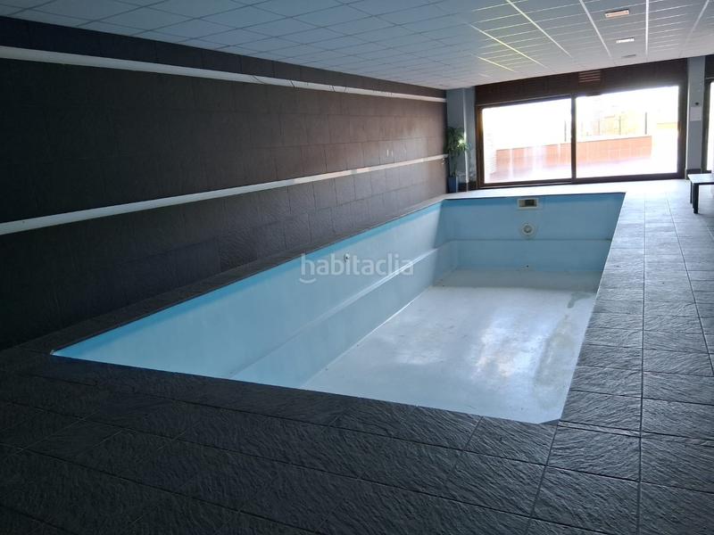 Foto efcdc661-c34b-4c7f-9375-0c59d6fd76ad. Piso  muy luminoso en seixo, . la vivienda se distribuye en dos habitaciones con armarios empotrados lacados en blanco y salid en Marín
