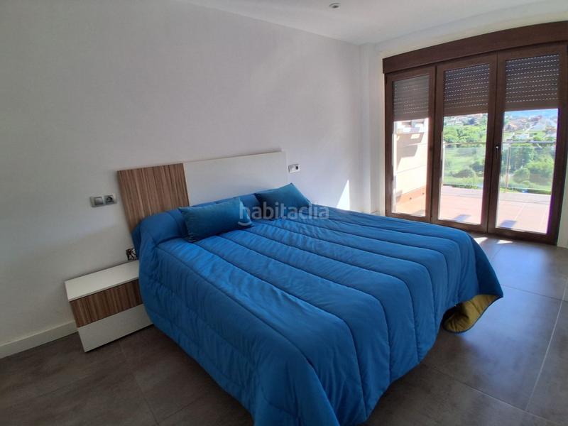Foto fa8236ae-f41f-42d6-81b4-7cdf1af1e906. Piso  muy luminoso en seixo, . la vivienda se distribuye en dos habitaciones con armarios empotrados lacados en blanco y salid en Marín