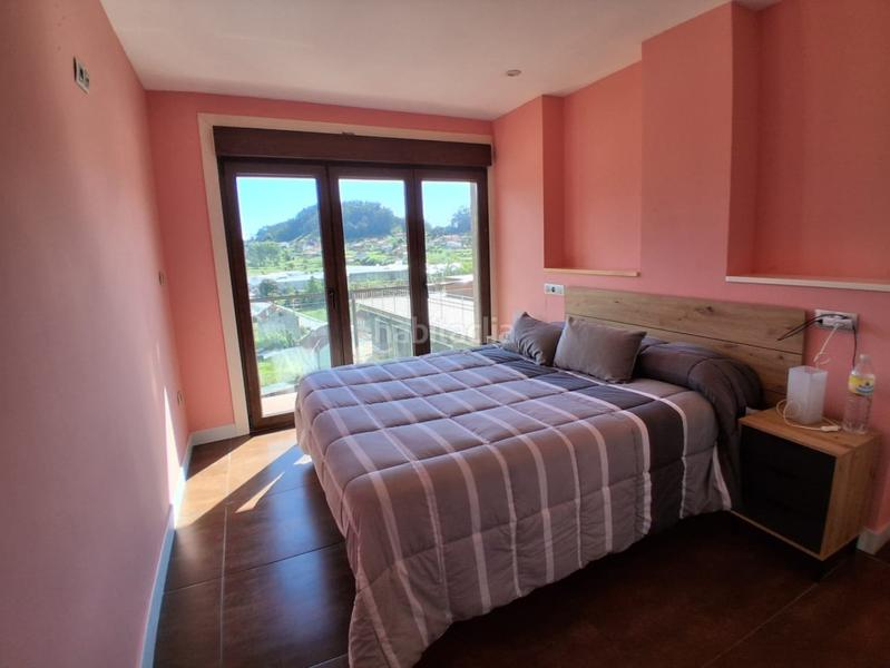 Foto 1e81948a-aa6d-48dc-be35-f2c2fe123420. Piso  muy luminos en seixo, . la vivienda se distribuye en dos habitaciones con armarios empotrados lacados en blanco, salónco en Marín