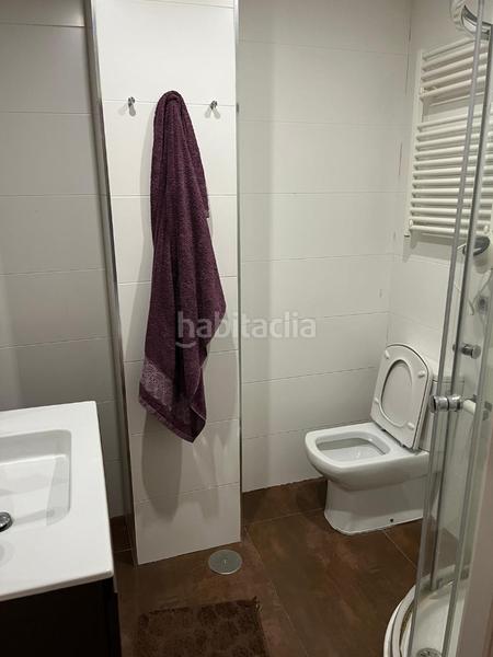 Foto c0df6457-08eb-41ea-97d5-dc4b1008f05c. Piso  muy luminos en seixo, . la vivienda se distribuye en dos habitaciones con armarios empotrados lacados en blanco, salónco en Marín