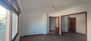 Appartement à Travesía de Vigo - San Xoán. Piso para reformar a tu gusto cerca del centro comercial travesí