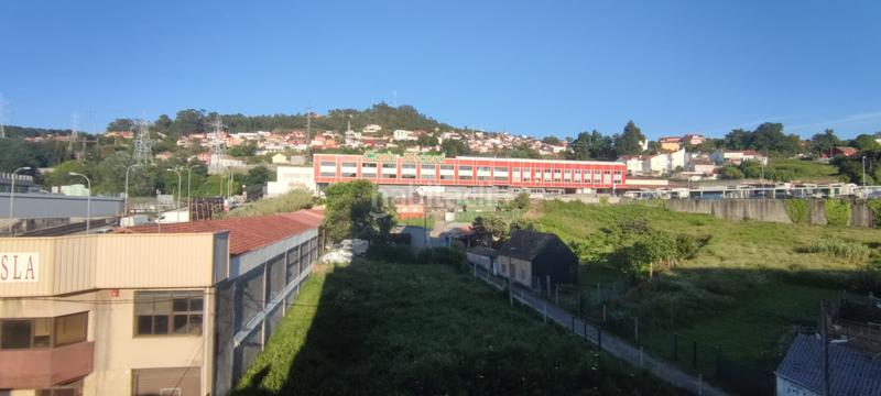 Foto 39e4e091-2e8a-48ed-b1bd-0f6dc849e488. Piso  para reformar a tu gusto cerca del centro comercial travesía ! amplia vivienda con excelente potencial, ideal para dis en Vigo