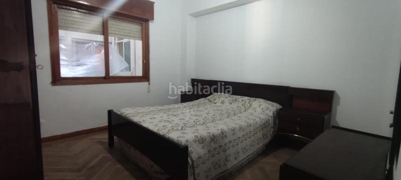 Foto ceaa093b-d4c0-4795-b60d-827b04b29c9e. Piso  para reformar a tu gusto cerca del centro comercial travesía ! amplia vivienda con excelente potencial, ideal para dis en Vigo