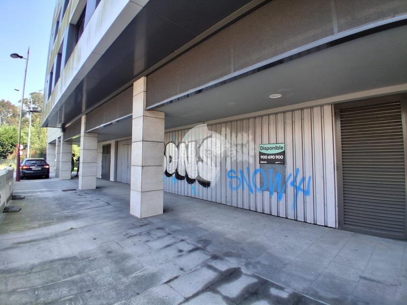 Foto 5f5435a7-2f7a-4df4-91b7-01a6f2b9a351. Local comercial a Sardoma - Castrelos Vigo