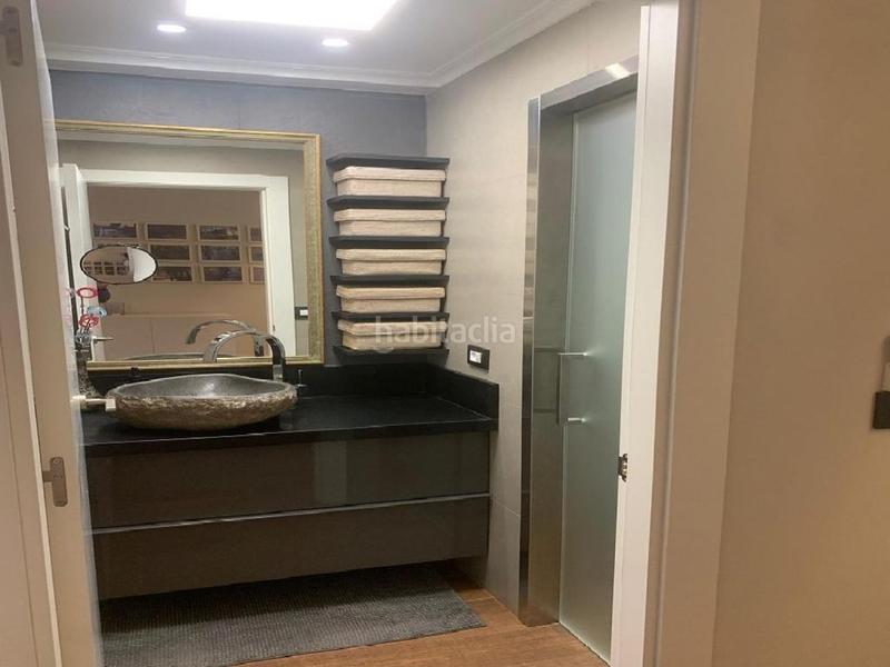 Foto 2f47b1e2-09a7-43e7-a9f7-9abe9ac6f454. Piso bonito apartamento reformado de 71 metros que consta de salón, cocina independiente con cerramiento acristalado , 2 dormitorios y en Vigo