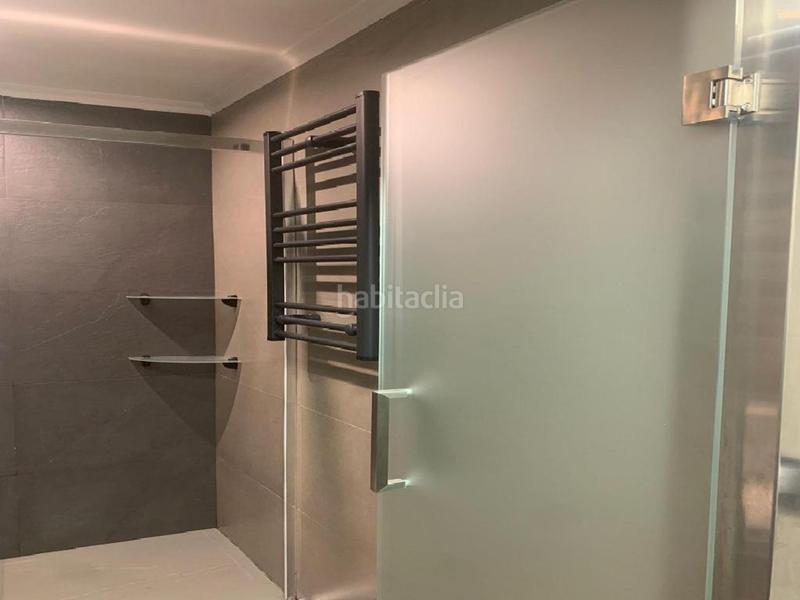 Foto dc41c68b-6915-4cea-8bde-e81d7dd2358c. Piso bonito apartamento reformado de 71 metros que consta de salón, cocina independiente con cerramiento acristalado , 2 dormitorios y en Vigo