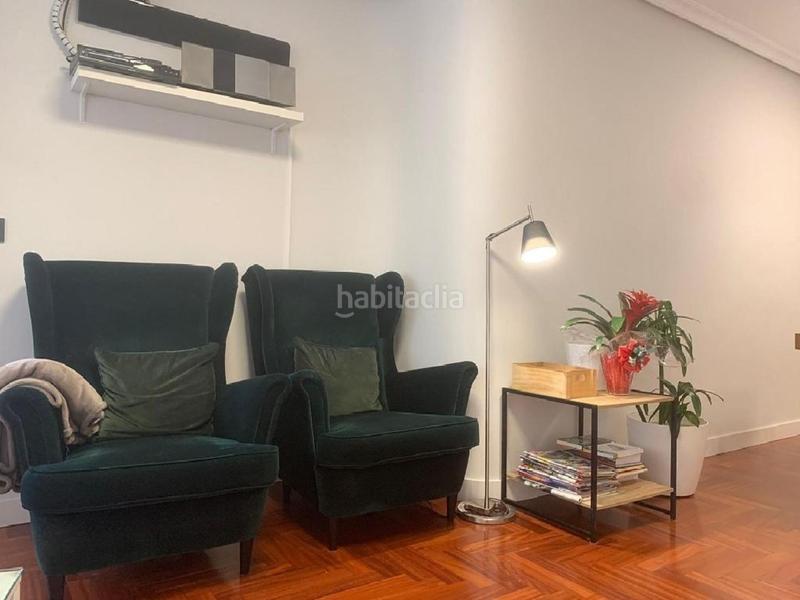 Foto ee5e53a1-a228-4701-b4ed-e58b39faffa6. Piso bonito apartamento reformado de 71 metros que consta de salón, cocina independiente con cerramiento acristalado , 2 dormitorios y en Vigo