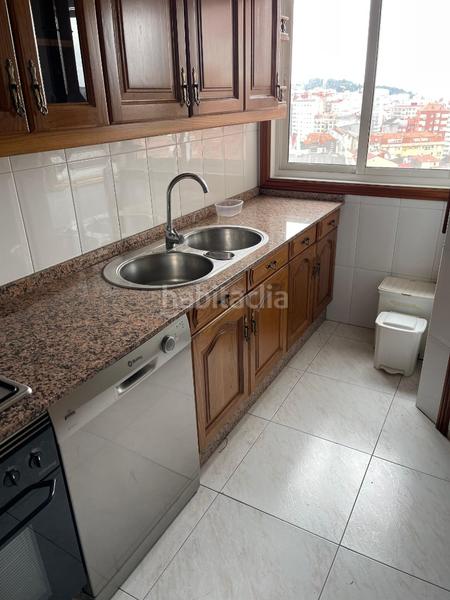 Foto 4099c591-234c-49b5-9a96-8c3c8eb018bc. Alquiler piso estupendo piso en alquiler para estudiantes con vistas al mar situado en av. del aeropuerto, próximo a caragón, proximo a las fuen en Vigo