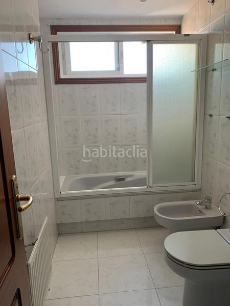 Foto 728c4f76-cf2b-4c46-8b9b-022b6dea1915. Alquiler piso estupendo piso en alquiler para estudiantes con vistas al mar situado en av. del aeropuerto, próximo a caragón, proximo a las fuen en Vigo