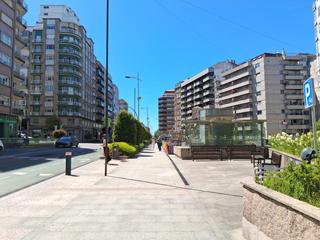 Aparcament cotxe a Baiona. Plaza de garaje en la calle venezuela 37 próxima a gran vía. con