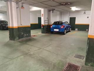 Car parking in Centro - Areal. Plaza de garaje con trastero en luis taboada  excelente ubicació