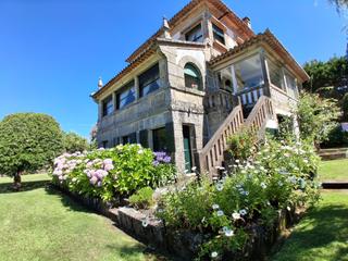 Casa a San Pedro da Ramallosa. Exclusiva casa señorial junto al mar  5 dormitorios de ensueño d