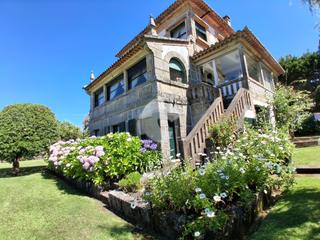 Casa a San Pedro da Ramallosa. Exclusiva casa señorial junto al mar  5 dormitorios de ensueño d