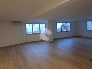 Rent Office space in Baiona. Oficina con amplios ventanales lista para entrar. cuenta con un