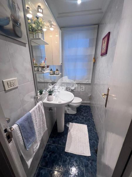 Foto ae0f7250-31d2-4950-8bed-5e10a568bb94. Pis a Plaza España - Corte Inglés Vigo