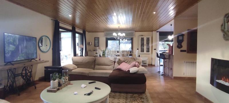 Foto 3a60834b-9e3d-4350-ac75-b5170a72ca93. Casa in Bembrive Vigo