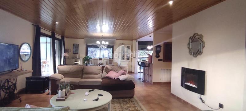 Foto aef8b465-2817-4632-aa17-21d49b16427c. Casa in Bembrive Vigo