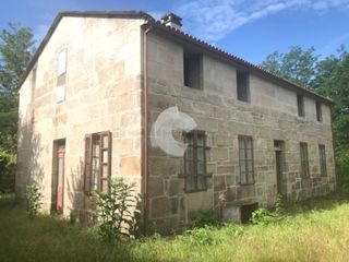 Haus in Mondariz - Balneario. Joya de piedra con jardín infinito y sol todo el díabuscas espac