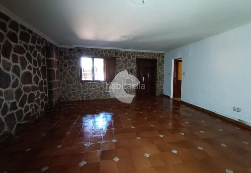 Foto 4450f401-a481-45bb-8942-5294e6284821. Casa a Lalín