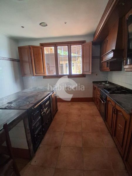 Foto 7ae025da-8391-4975-a57a-db3c2db8aa03. Casa a Lalín