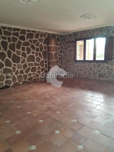 Foto 88c024a8-6ace-4756-86e4-9e0dbca0680a. Casa a Lalín