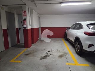Miete Autoparkplatz in Centro - Areal. Alquiler de plaza de garaje en pleno centro de la ciudad. plaza