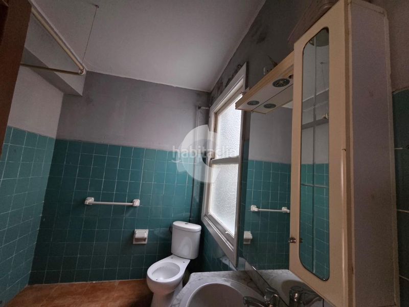 Foto ab33d7c3-800e-4cbc-b36b-e2db7d11866e. Edificio in O Castro Vigo