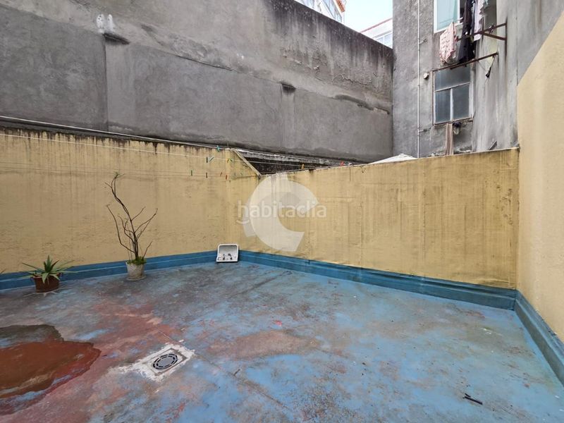 Foto ffc824b6-3cd1-4089-9457-8070e87c9ab2. Edificio in O Castro Vigo