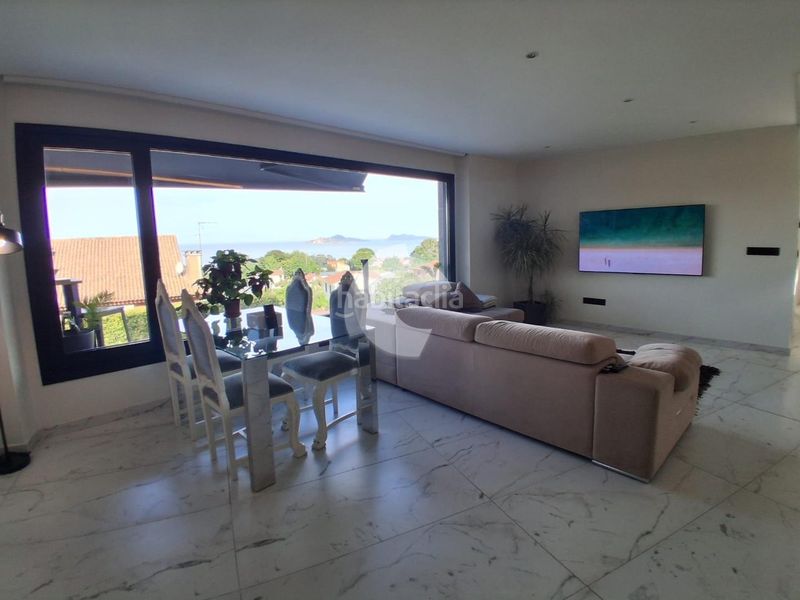 Foto d17fbbf1-ab01-40dc-b2d4-9ea232c63e55. Casa amb aparcament piscina a Coruxo - Oia - Saiáns Vigo