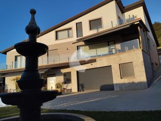 Casa in Coruxo - Oia - Saiáns. El lujo de vivir frente al atlántico chalet de diseño con vistas