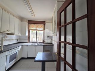 Flat in Teis. Se vende piso en edificio de 4 plantas en zona residencial muy t