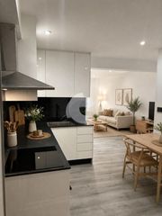 Appartamento in Teis. Piso reformado a estrenar en avda. buenos aires se vende piso ín