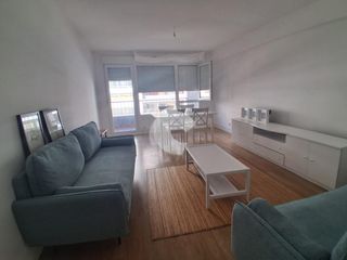 Miete Etagenwohnung in Travesía de Vigo - San Xoán. Exclusivamente estudiantes  piso luminoso de 3 habitaciones con
